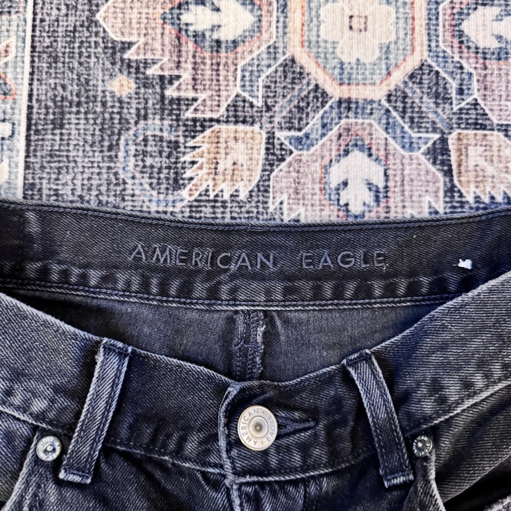 American Eagle Black Distressed Denim Cuffed Shorts Women’s Size 2 - Picture 8 of 11